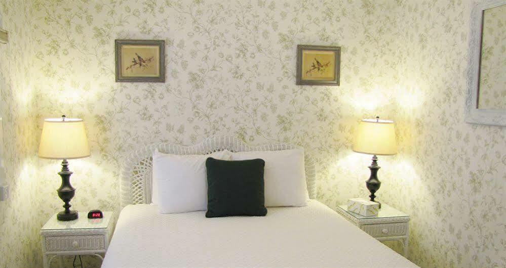 בר הרבור Acadia Hotel - Downtown מראה חיצוני תמונה